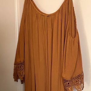 beautiful gauze flowy cold shoulder top with lace